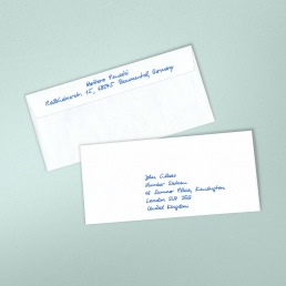 Kuverts Adressen in Handschrift